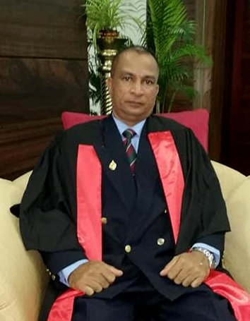 DIRECTOR